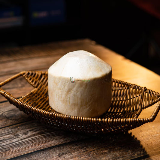 Young Thai Coconut æŗ°åŊ椰å (PCS/į˛)