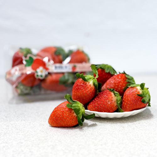 Premium Korean Strawberries 优质韩国草莓 330G± (BOX/盒)