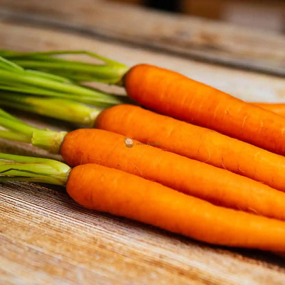 Baby Carrot with Leaves 萝卜仔和叶子 (500G±)