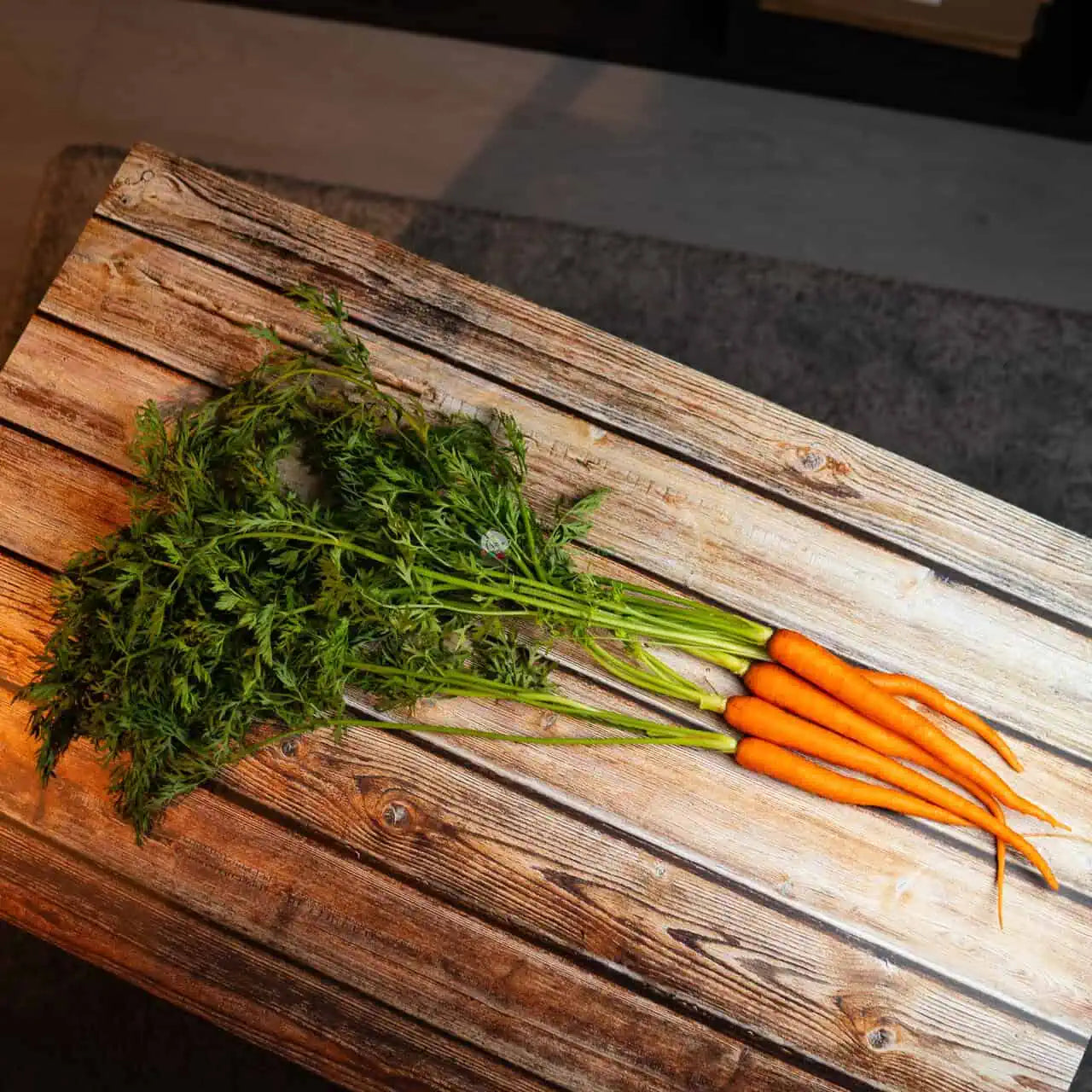 Baby Carrot with Leaves 萝卜仔和叶子 (500G±)